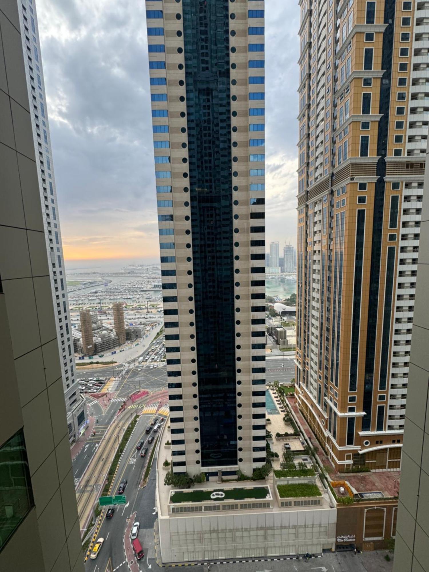 Sea View 1Br Apartment - Marina Pinnacle Dubai Exteriör bild