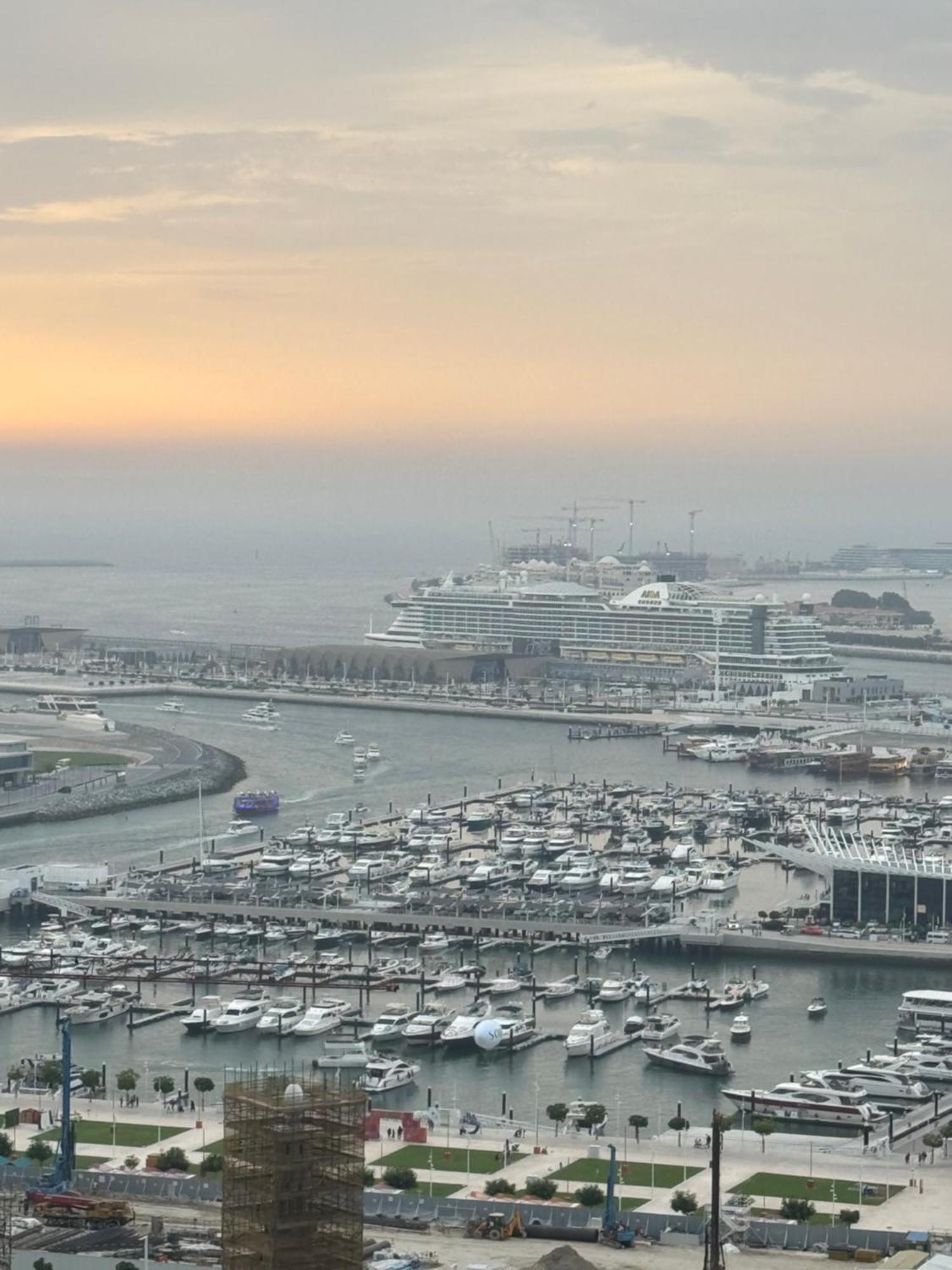 Sea View 1Br Apartment - Marina Pinnacle Dubai Exteriör bild